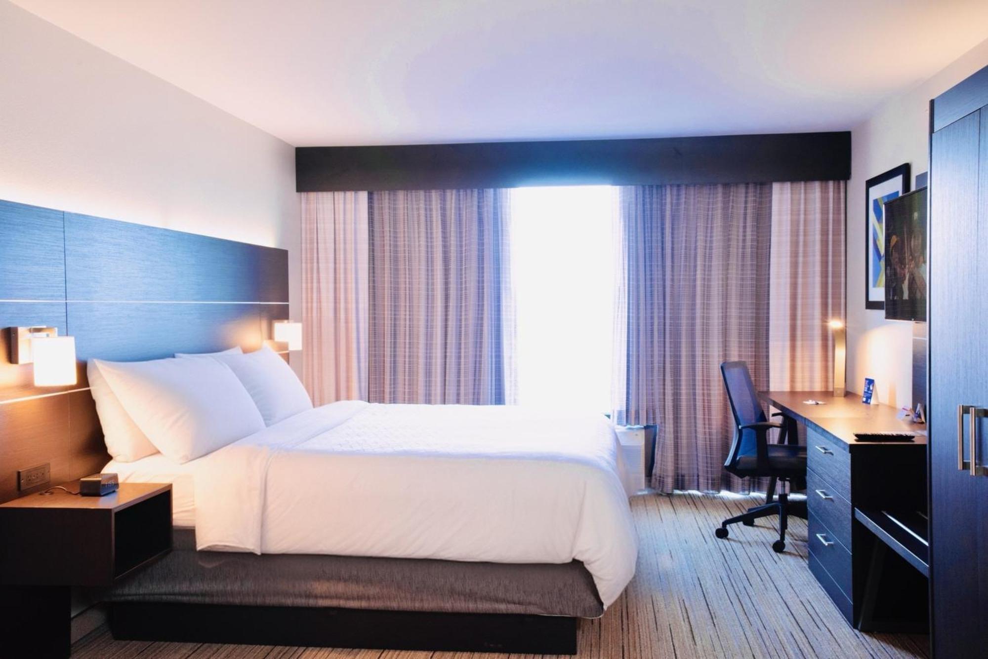 Holiday Inn Express Hotel & Suites Chester By Ihg Esterno foto