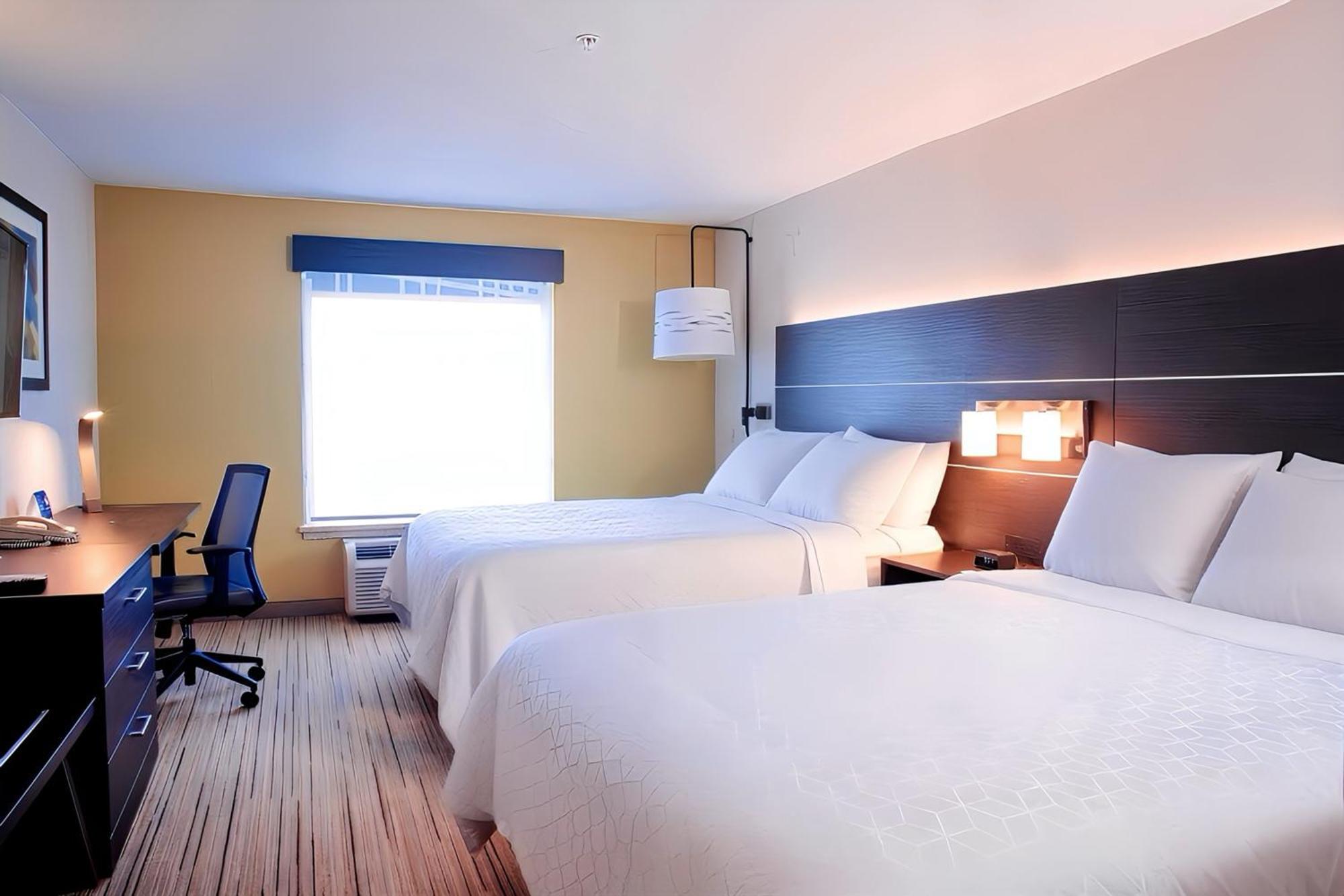 Holiday Inn Express Hotel & Suites Chester By Ihg Esterno foto