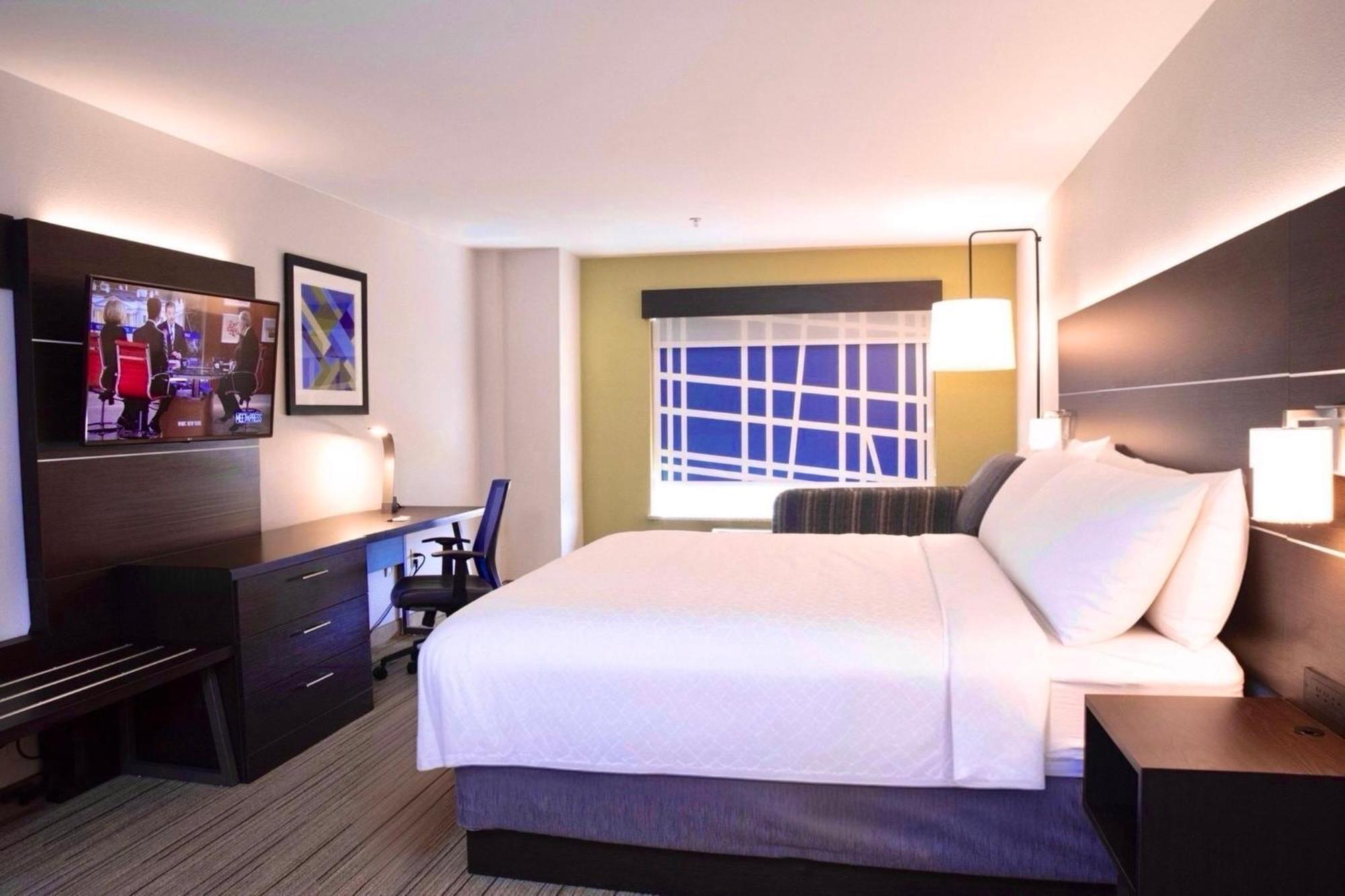 Holiday Inn Express Hotel & Suites Chester By Ihg Esterno foto